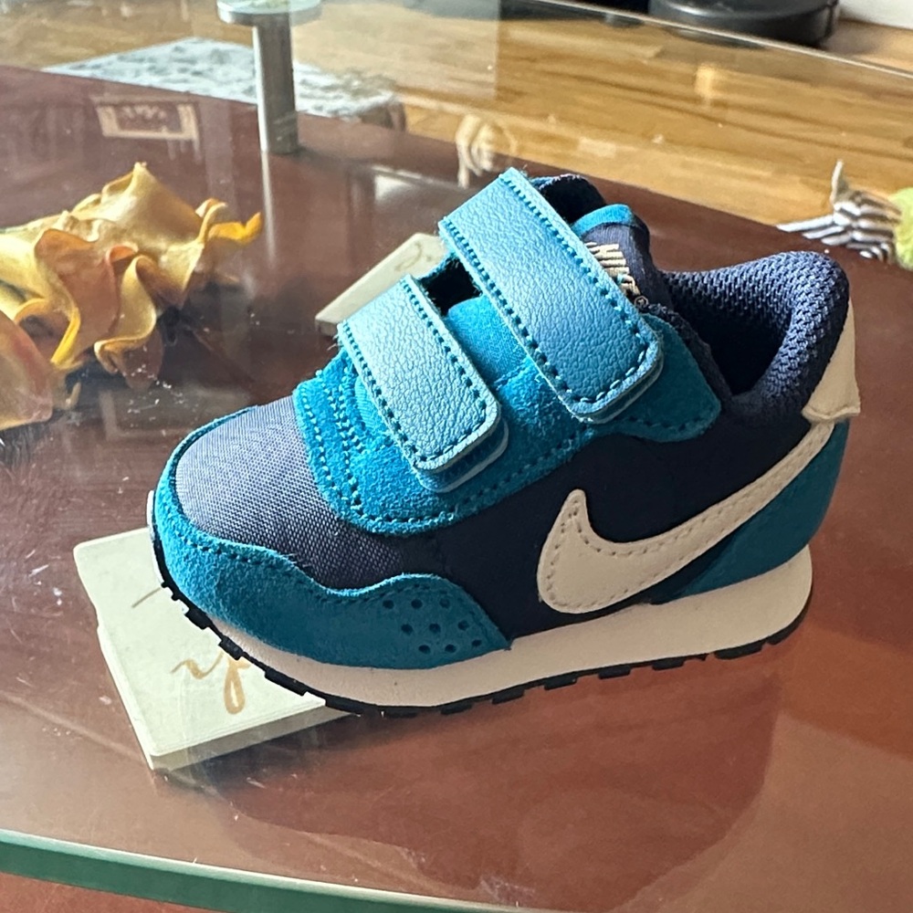 Nike MD Valiant Kids' Shoes - Navy and White